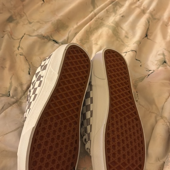 Brand new purple and white checkered Vans, size 7 - Picture 3 of 3
